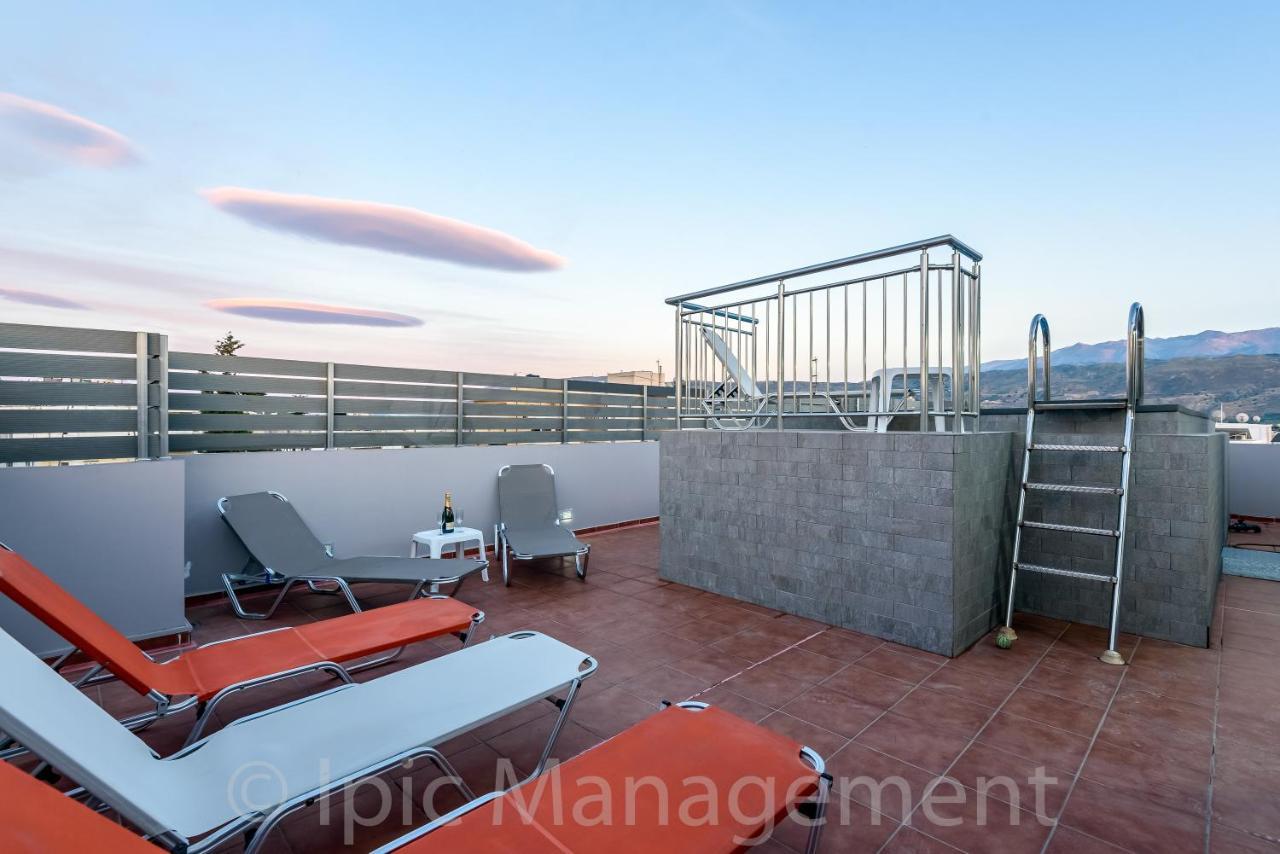 City Center Apartment With Rooftop Swimming Pool Chania  ภายนอก รูปภาพ