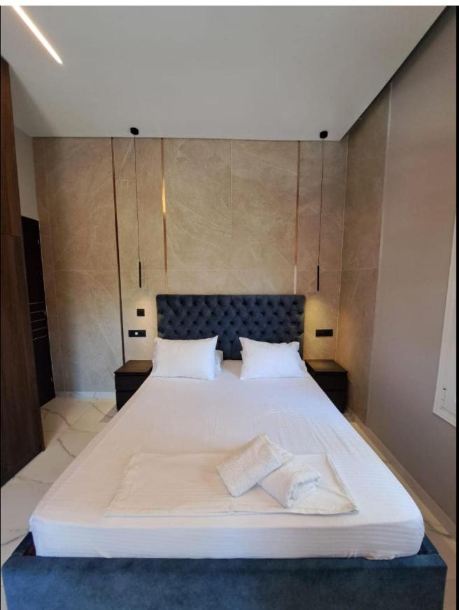 City Center Apartment With Rooftop Swimming Pool Chania  ภายนอก รูปภาพ